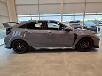 The 2019 Honda Civic Type R is built for those who live for the thrill of the drive. With its aggres... (image 2)