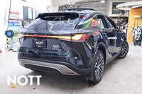 Basic Info: Body: SUV Mileage: 82,500 kms Interior: Palomino Leather Exterior: Caviar Mechanical: En... (image 4)