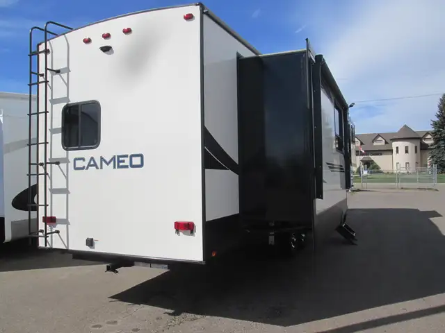 2020 Crossroads Cameo CE3801RK in Travel Trailers & Campers in St. Albert - Image 6