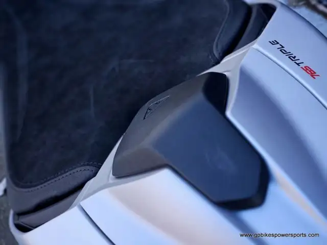 2026 Triumph Street Triple RX in Street, Cruisers & Choppers in Oshawa / Durham Region - Image 20