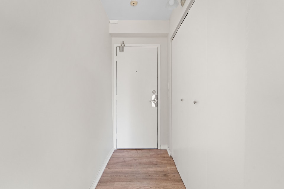 Sandwich Tower Apartments - 1 Bedroom, 1 Bath Apartment for Rent 5