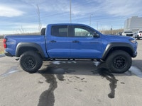 AMVIC Licensed Dealer The 2026 Chevrolet Colorado ZR2 Crew Cab 4WD in Reef Blue Metallic takes midsi... (image 9)