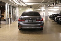 This BMW 3 Series has a strong Intercooled Turbo Premium Unleaded I-4 2.0 L/122 engine powering this... (image 5)
