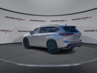 This Toyota Highlander has a dependable Turbo 4 Cyl 2.4 L engine powering this Automatic transmissio... (image 5)