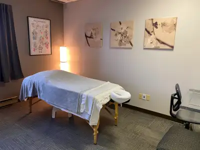 Room for Rent. We are Chiropractic and Massage Therapy clinic in Woodbridge (Highway 7 & Pine Valley...