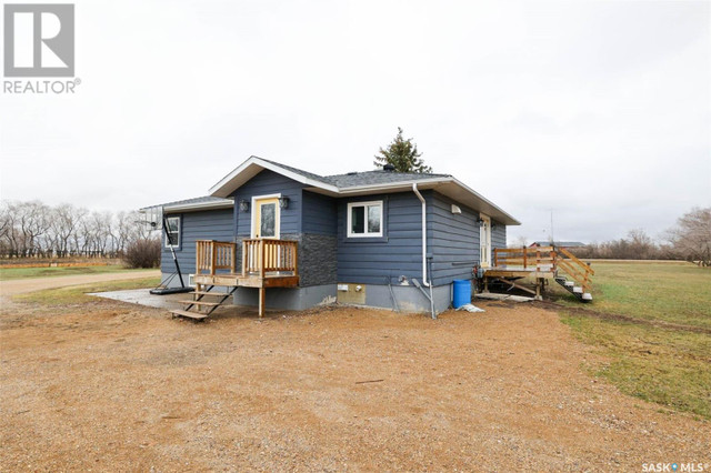 Martin Acreage Aylesbury, Saskatchewan in Houses for Sale in Moose Jaw - Image 2