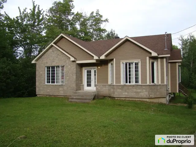 $769,500 - Bungalow for sale in Sherbrooke (St-Élie-d'Orford) in Houses for Sale in Sherbrooke - Image 2