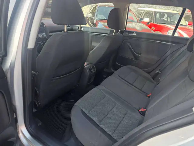 2010 Volkswagen Golf Trendline5687956503481651222
