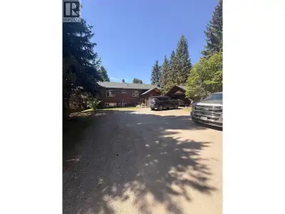 Visit REALTOR website for additional information. Waterfront log home with large treed lot for priva...