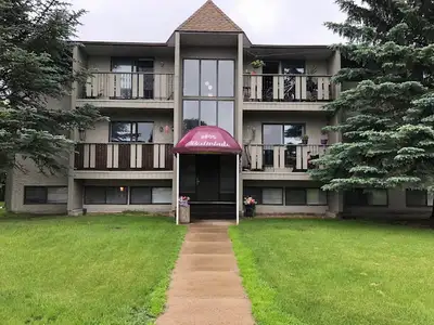 We now have an open and bright one bedroom suite for rent in the lovely Westwinds building! This bui...