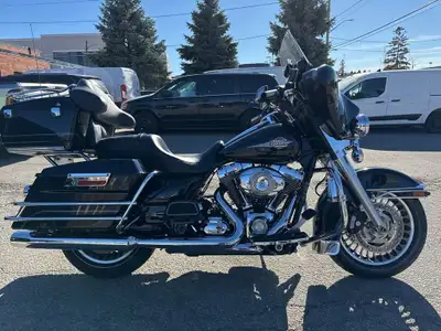 Check out this 2011 CANADIAN Harley-Davidson Electra Glide Classic 96cu with only 53,803kms. Be sure...