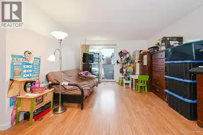 An affordable place close to Downtown! Top floor unit in a convenient location for anything you need...