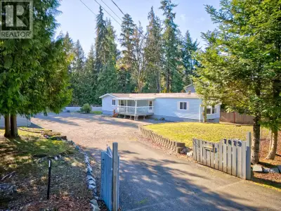 OPPORTUNITY KNOCKS! – Rarely do properties like this come up in Upper Lantzville. This 1120 sq ft, 2...
