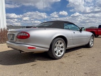 --DRIVE THE DREAM THIS SUMMER AT ADRENALIN MOTORS! NOW LOCATED IN GASOLINE ALLEY, RED DEER!-- 4.0L V... (image 4)