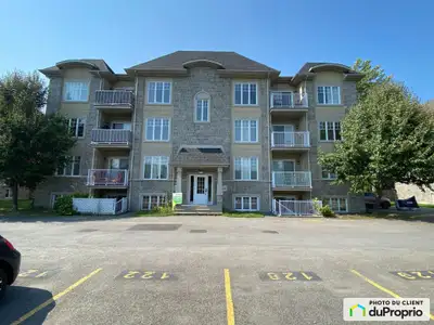 SUPERBE CONDO AU DERNIER ÉTAGE - MIRABEL (SAINT-CANUT) CARACTÉRISTIQUES PRINCIPALES Construction réc...