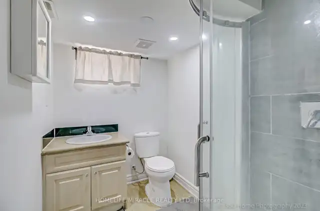 Basement Room available for sublet from July 1 to Ausgust 28th in Ontario in Canada - Image 6