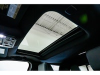TOYOTA TACOMA DOUBLE CAB 5 LIMITED HYBRID 2025 Tonneau cover OEM & Hitch OEM valeur de 3 200 $ Group... (image 4)