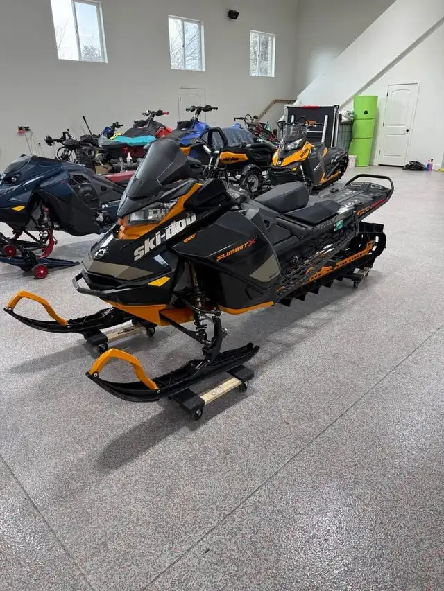 2021 SKI-DOO SUMMIT SP 850 E-TEC 850CC-BLACK! in Snowmobiles in Edmonton - Image 8