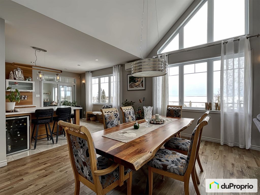 $830,000 - Intergenerational for sale in Roberval — photo 1