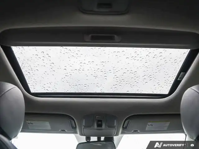 2020 Hyundai Elantra Luxury in Cars & Trucks in London - Image 29