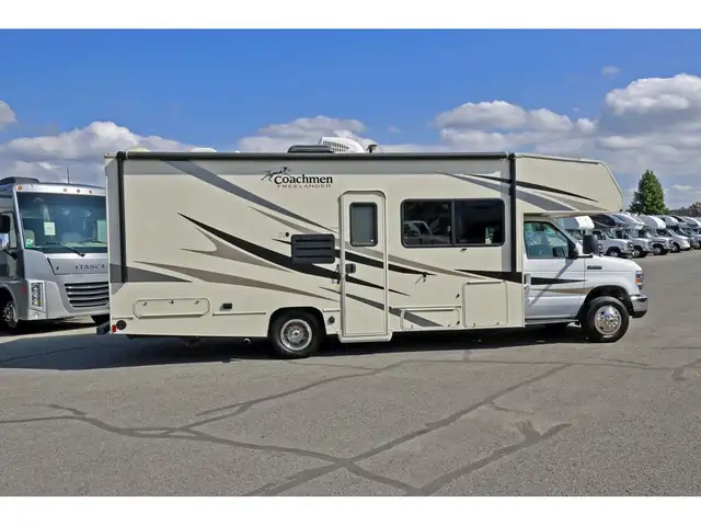 2020 Coachmen Freelander 26DS 1 extension Classe C 27 pieds in RVs & Motorhomes in Laval / North Shore - Image 28