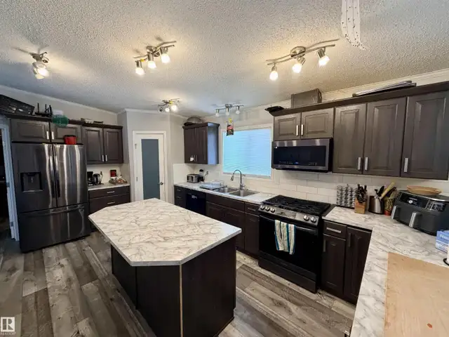 54002 RR 105 Rural Two Hills County, Alberta in Houses for Sale in Strathcona County - Image 12