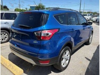 NO ACCIDENTS! CARFAX CLEAN! HEATED STEERING WHEEL, HEATED SEATS, ALLOY WHELLS, 4 WHEEL DRIVE, CRUISE... (image 3)
