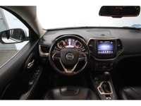 Jeep Cherokee Limited V6 2016 avec moteur V6 3.2L developpant 271 HP et traction integrale 4x4 perfo... (image 2)
