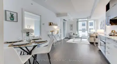 Price: $699,900 / $2,655/mo Welcome To Studio on Richmond! Sun-Filled End Unit With An Open Concept...