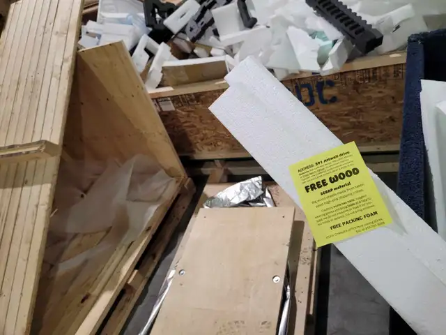 Free foam shapes and cardboard corner for crafts artists etc in Free Stuff in Mississauga / Peel Region - Image 9