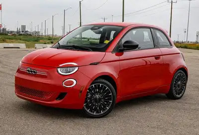 This FIAT 500e has a powerful Electric engine powering this Automatic transmission. QUICK ORDER PACK...