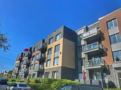 *English will follow* Nous vous proposons a la location un magnifique 3 1/2 de 750 pc, libre dès mai...