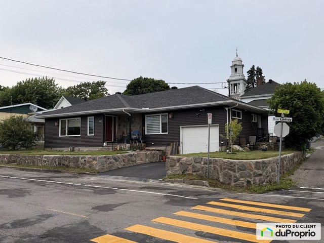 $322,000 - Bungalow for sale in Mont-Joli — photo 1