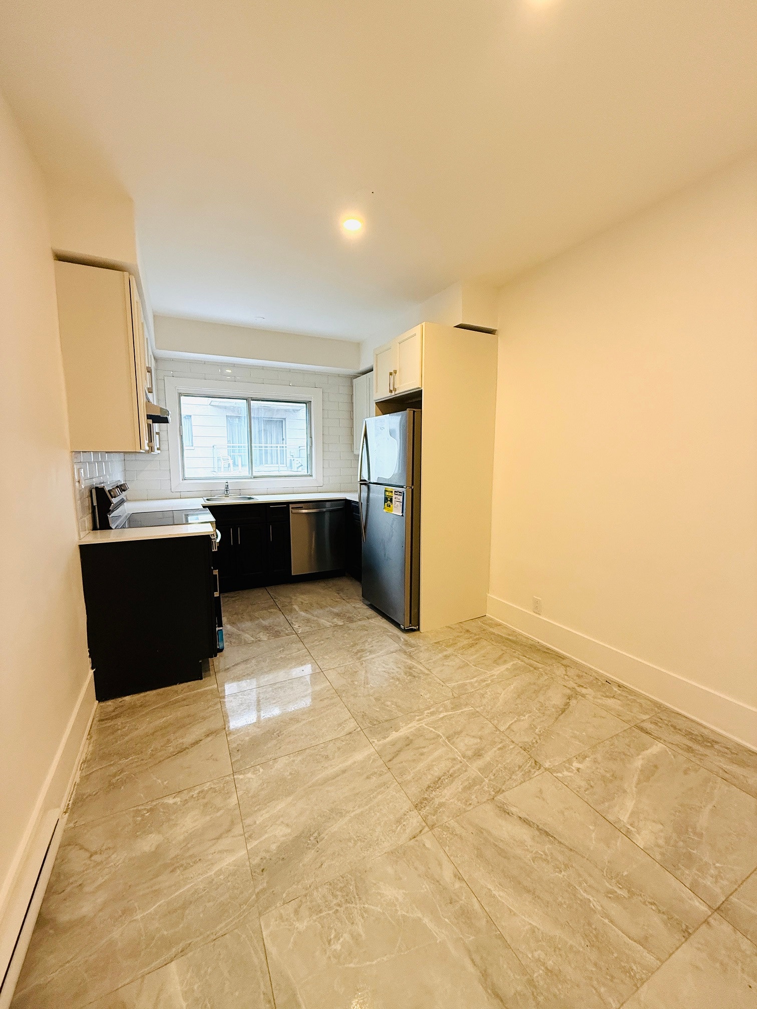 3721-3717 Av. Dupuis — photo 1