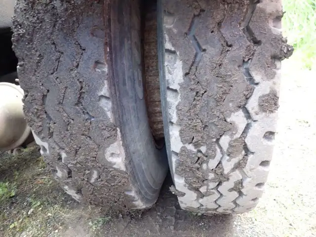 2001 Mack RB688S in Heavy Trucks in Longueuil / South Shore - Image 43