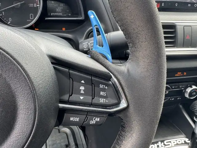 2018 Mazda Mazda3 GT Auto in Cars & Trucks in Longueuil / South Shore - Image 21