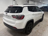 2025 Jeep Compass Altitude ALTITUDE | HEATED SEATS + WHEEL | SAFETY GROUP | R 4WD. Bright White Clea... (image 6)