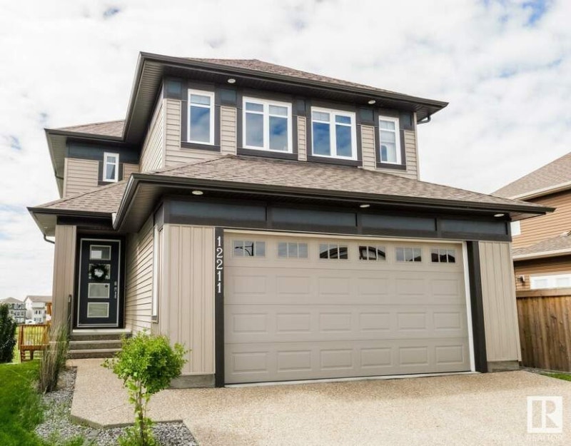 home to this STUNNING 2 storey lake walkout in Rapperswi