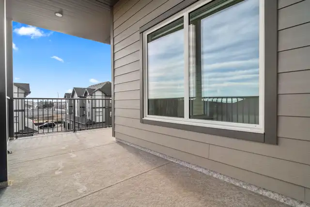 2 Bedroom + DEN!!! South Edmonton!! ONE MONTH RENT FREE!! in Long Term Rentals in Edmonton - Image 6