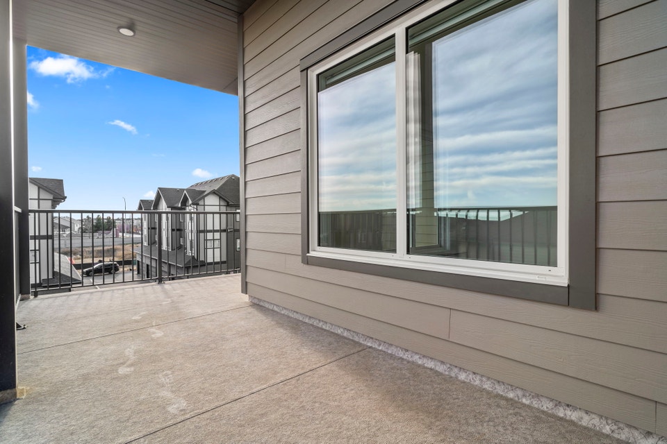 2 Bedroom + DEN!!! South Edmonton!! ONE MONTH RENT FREE!! 5