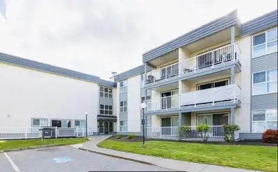 Bright and spacious 2 bedroom with one full bathroom, ground level unit. Well kept and move in ready...