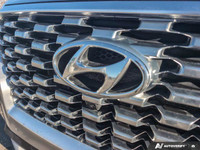 Experience the commanding presence and luxurious comfort of the 2020 Hyundai Palisade Luxury 7-Passe... (image 9)