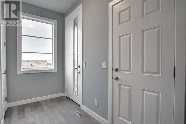 47 Agate Road Cochrane, Alberta62864759490563123