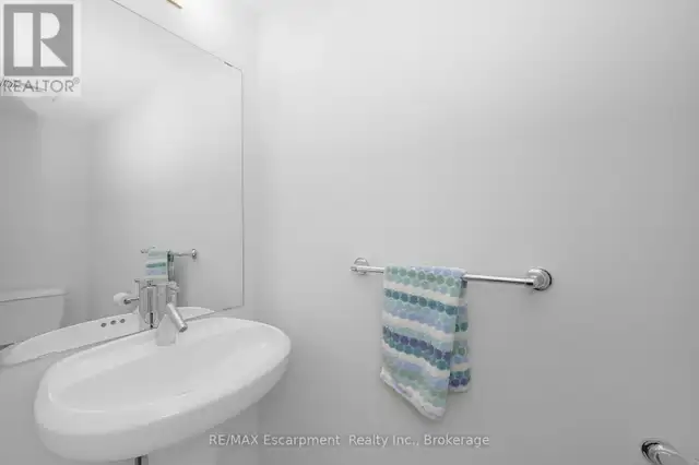 1606 - 1940 IRONSTONE DRIVE Burlington (Uptown), Ontario in Condos for Sale in Oakville / Halton Region - Image 25