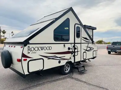 APPLY NOW: https://www.ridecollective.ca/get-pre-approved The 2018 FOREST RIVER ROCKWOOD PREMIER SER...