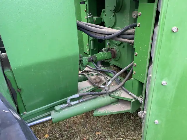 1993 John Deere 4WD Tractor 8770 in Farming Equipment in Edmonton - Image 20