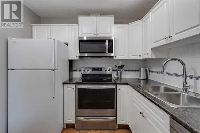 410, 20 Sierra Morena Mews SW Calgary, Alberta62863799986305123