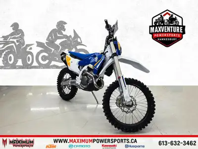 Husqvarna FE 450 HERITAGE 2025 La Husqvarna FE 450 Heritage 2025 allie performance moderne et style...