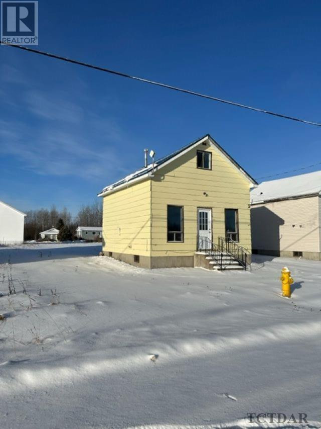 716 Gleason AVE Holtyre, Ontario Houses for Sale Timmins Kijiji