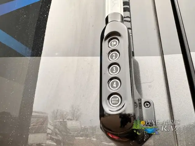 2025 Newmar Dutch Star 4369 Black Out Package in RVs & Motorhomes in Moncton - Image 79